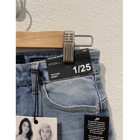 KENDALL AND KYLIE The Icon Distressed Shorts - Picture 3 of 4